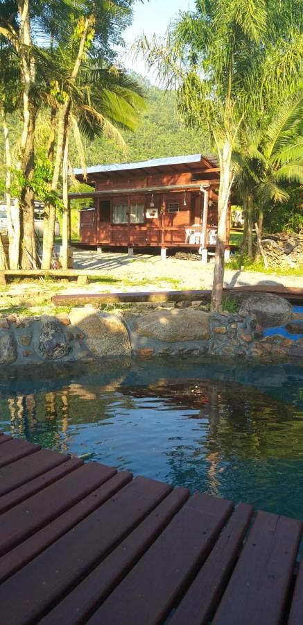 Ada Lodge *